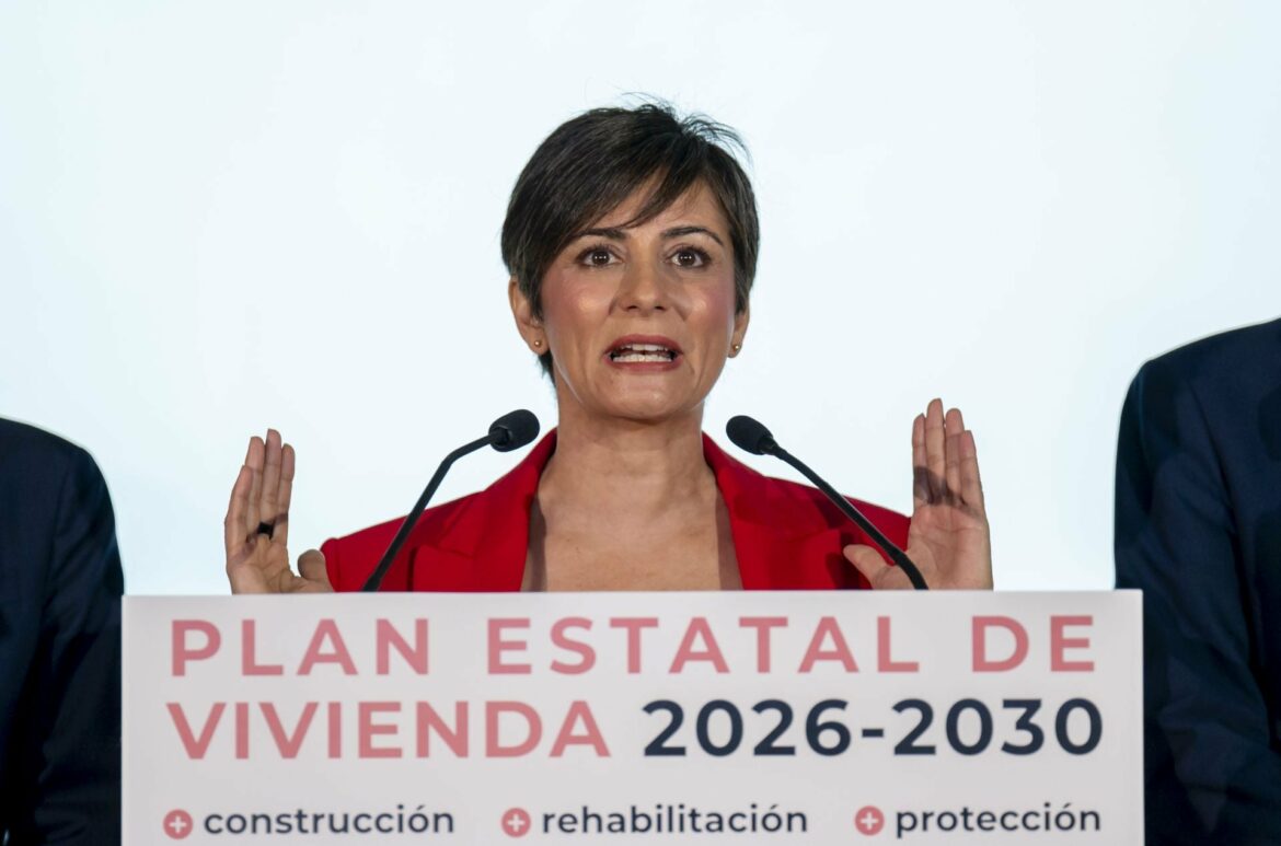 El Gobierno y las comunidades acuerdan el reparto de los 7.000 millones del Plan de Vivienda, pero la Región estudia recurrirlo