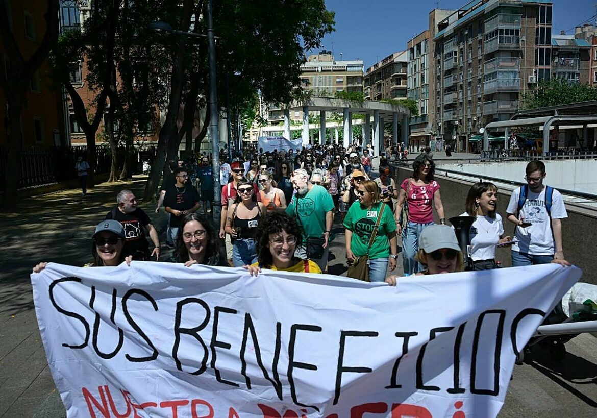 Murcia vuelve a movilizarse contra la crisis de la vivienda: «Nos cuesta la vida»