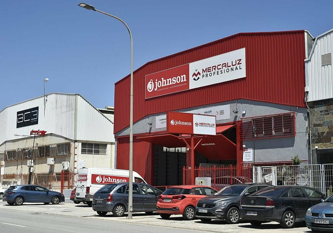 El grupo irlandés Grafton compra Mercaluz, de la familia oriolana Moreno