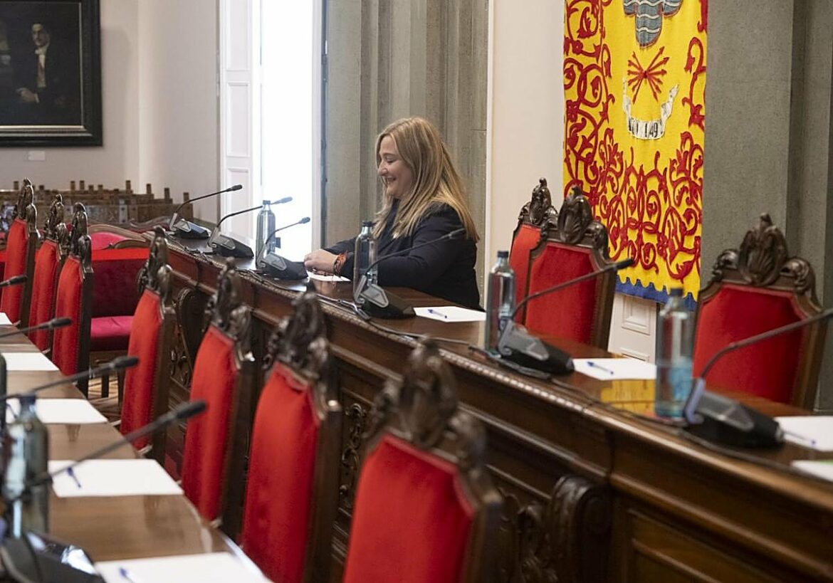 Noelia Arroyo aplaza en Cartagena el cese de la concejala Beatriz Sánchez del Álamo