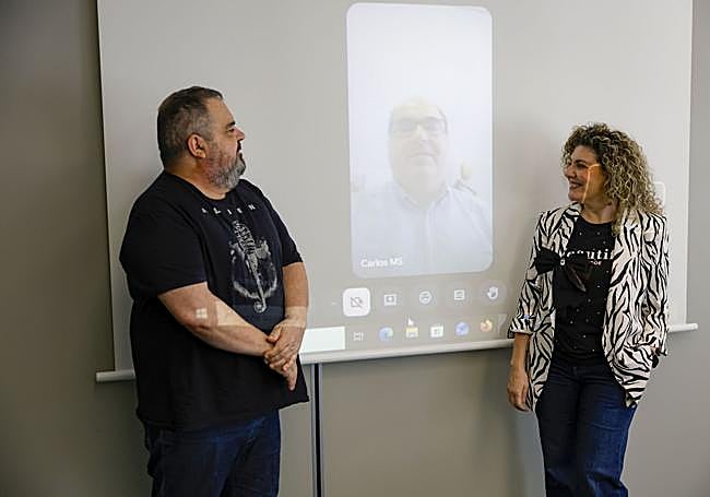 Javier García, Carlos Martínez (vía telemática) y Nuria Cánovas durante la reunión del jurado de Cortometraje.