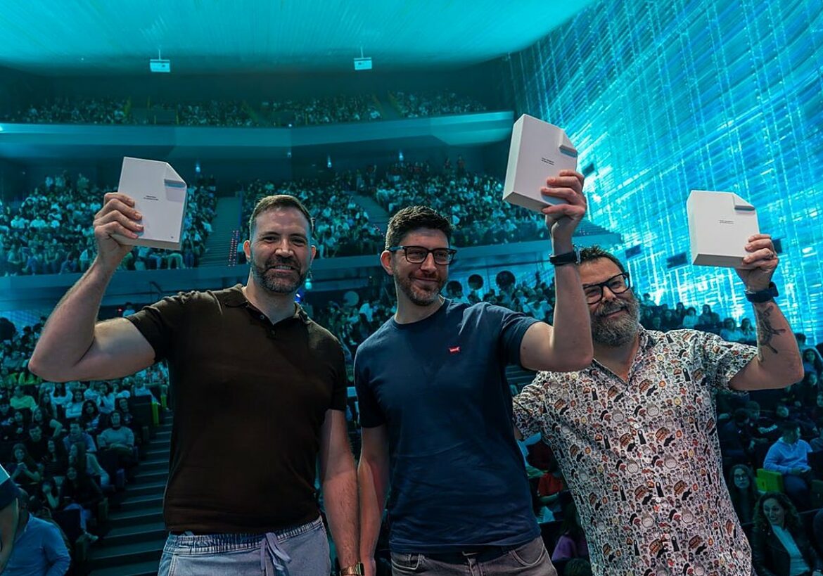 Cartagena entrega los Premios Mandarache y Hache 2026 a Pedro Mañas, José A. Pérez Ledo y Alex Orbe