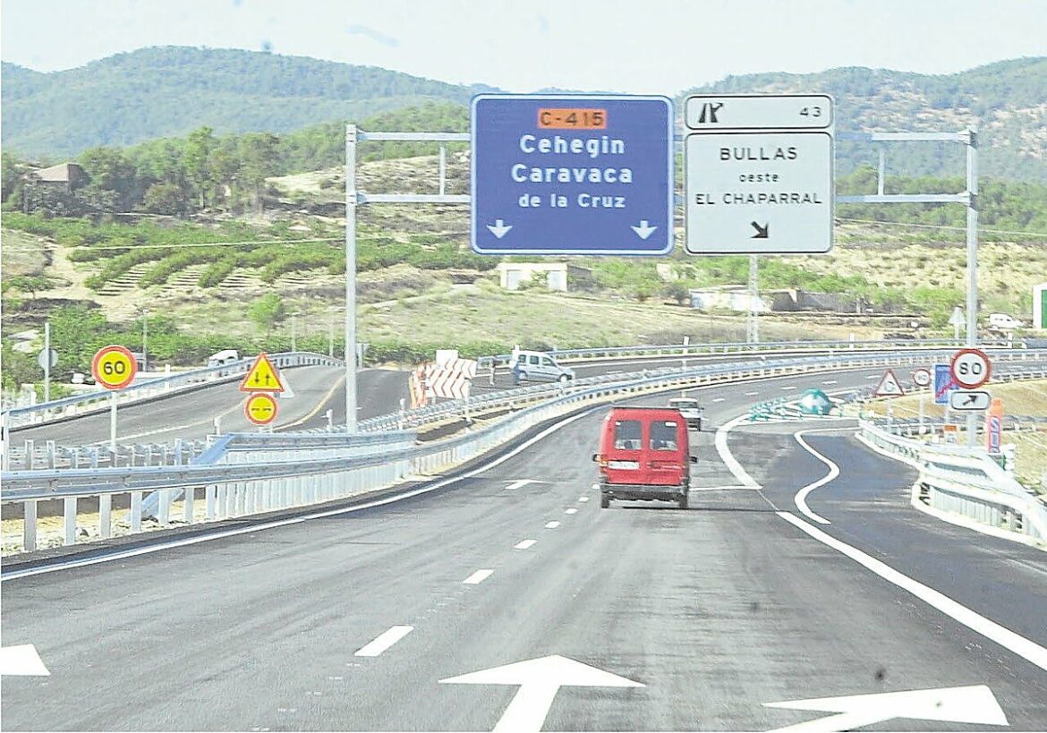 Veinte empresas pujan por el mantenimiento de la autovía del Noroeste tras finalizar la concesión de Sacyr