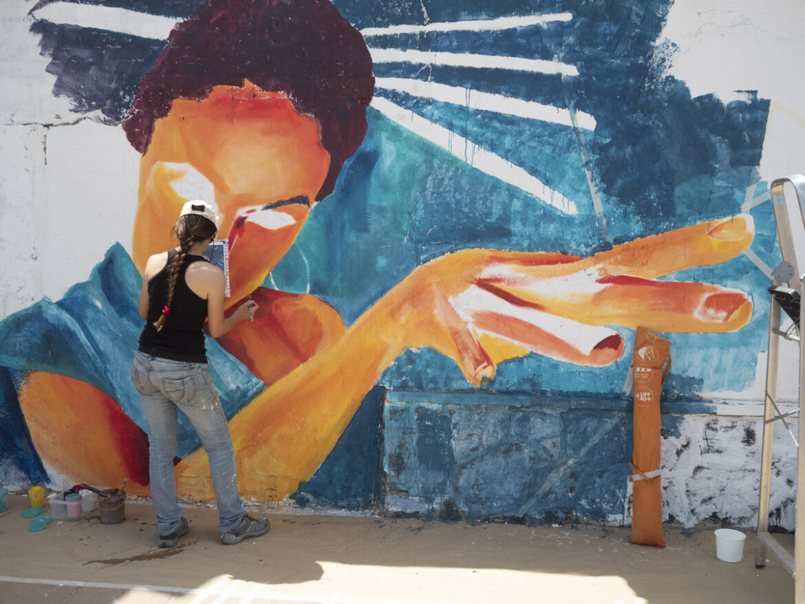 Comienza el Festival Internacional de Arte Urbano de Los Alcázares con medio centenar de artistas de todo el mundo