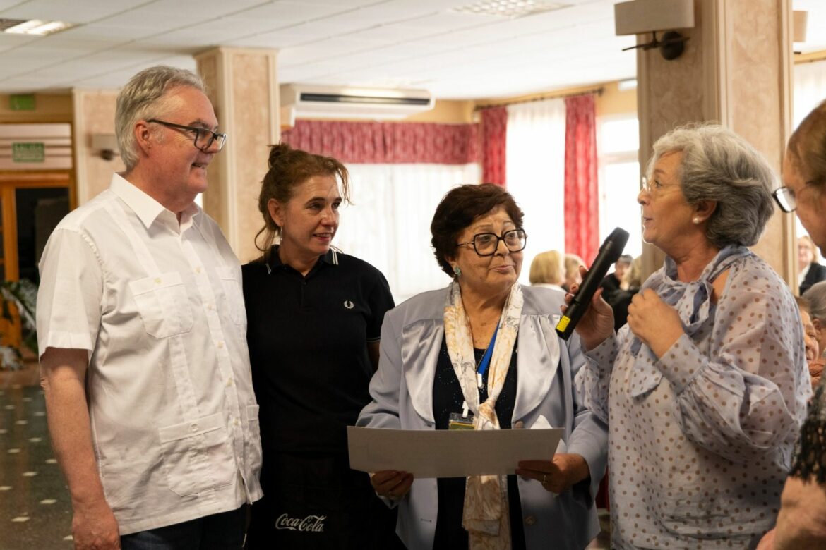 Las amas de casa de Abarán homenajean a título póstumo a Loli Martínez y Nuria Lorente