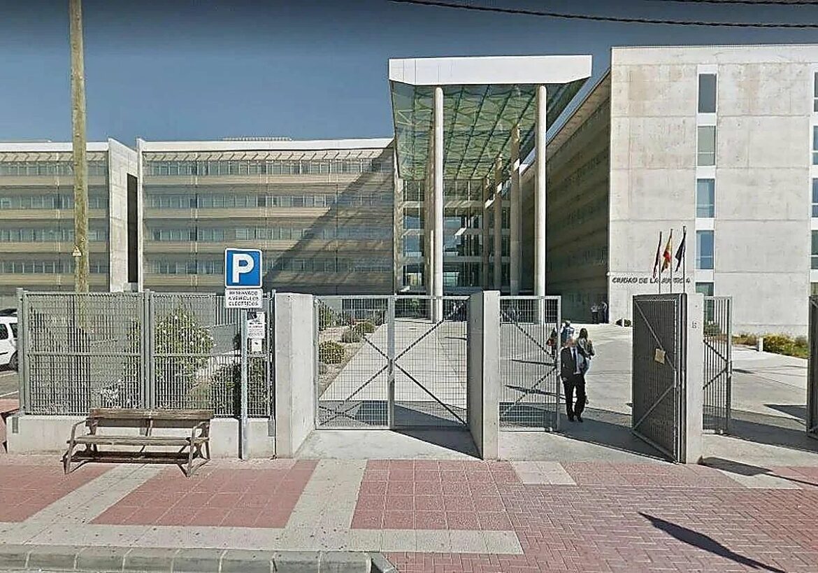Penas mínimas tras asumir haber explotado a migrantes en sus fincas agrícolas