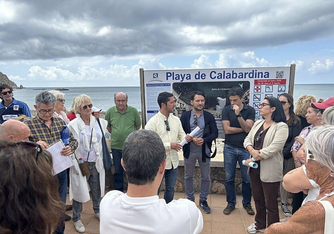 Empieza la retirada de algas en Los Alcázares y de posidonia en Águilas