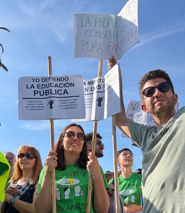 Los docentes de la Comunidad Valenciana, en pie de guerra: qué diferencias hay con los maestros y profesores de la Región de Murcia
