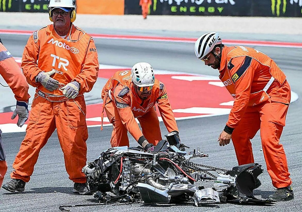 Álex Márquez y Johan Zarco, trasladados al hospital en un Gran Premio de Cataluña muy accidentado