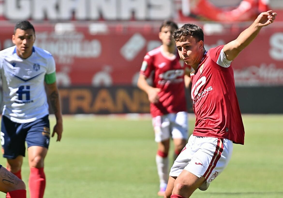 El Real Murcia Imperial destroza el sueño del Mazarrón (2-0) y ya espera rival en la final regional