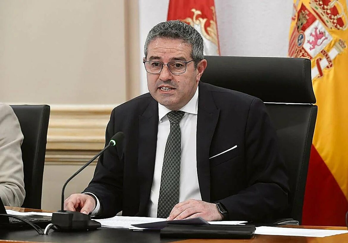 Un perfil más político y conciliador en el agro frente al reto del recorte al Trasvase