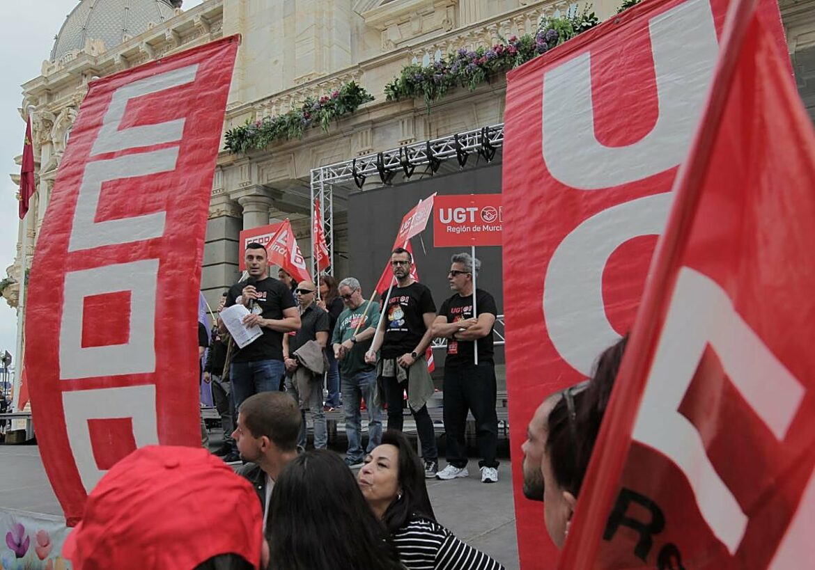 El 1 de mayo reivindica en Cartagena una salida «digna» para los trabajadores de Sabic
