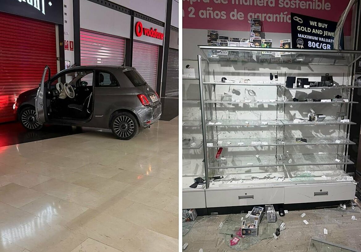 Siete encapuchados atracan el Cash Converters de un centro comercial de Cartagena
