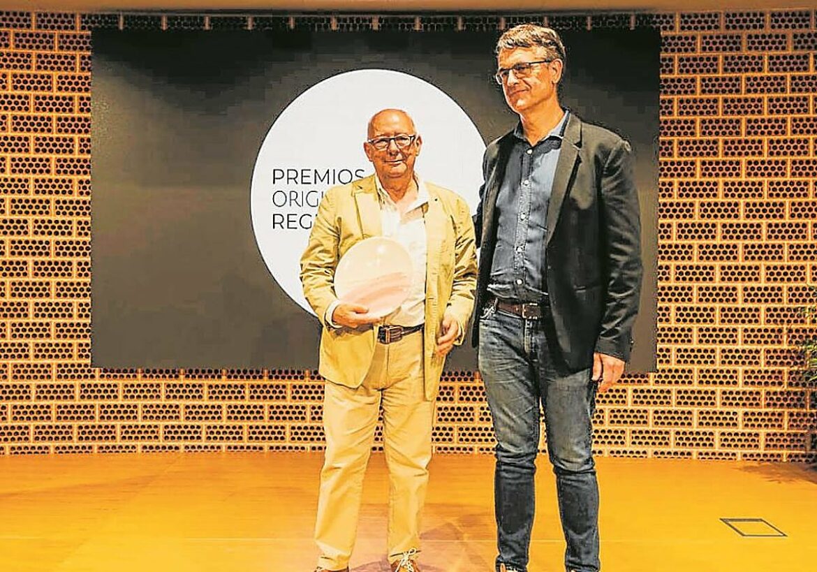 Pachi Larrosa, Periodista Original
