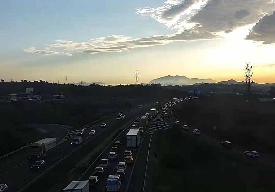 Un accidente múltiple en la autovía A-7 en Murcia deja a un motorista herido y retenciones