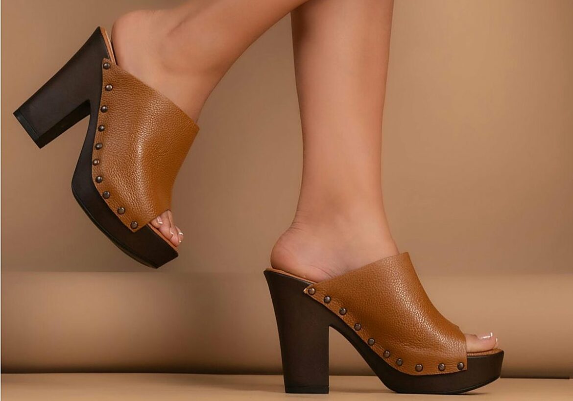 El sencillo truco para evitar que los tacones suenen al caminar