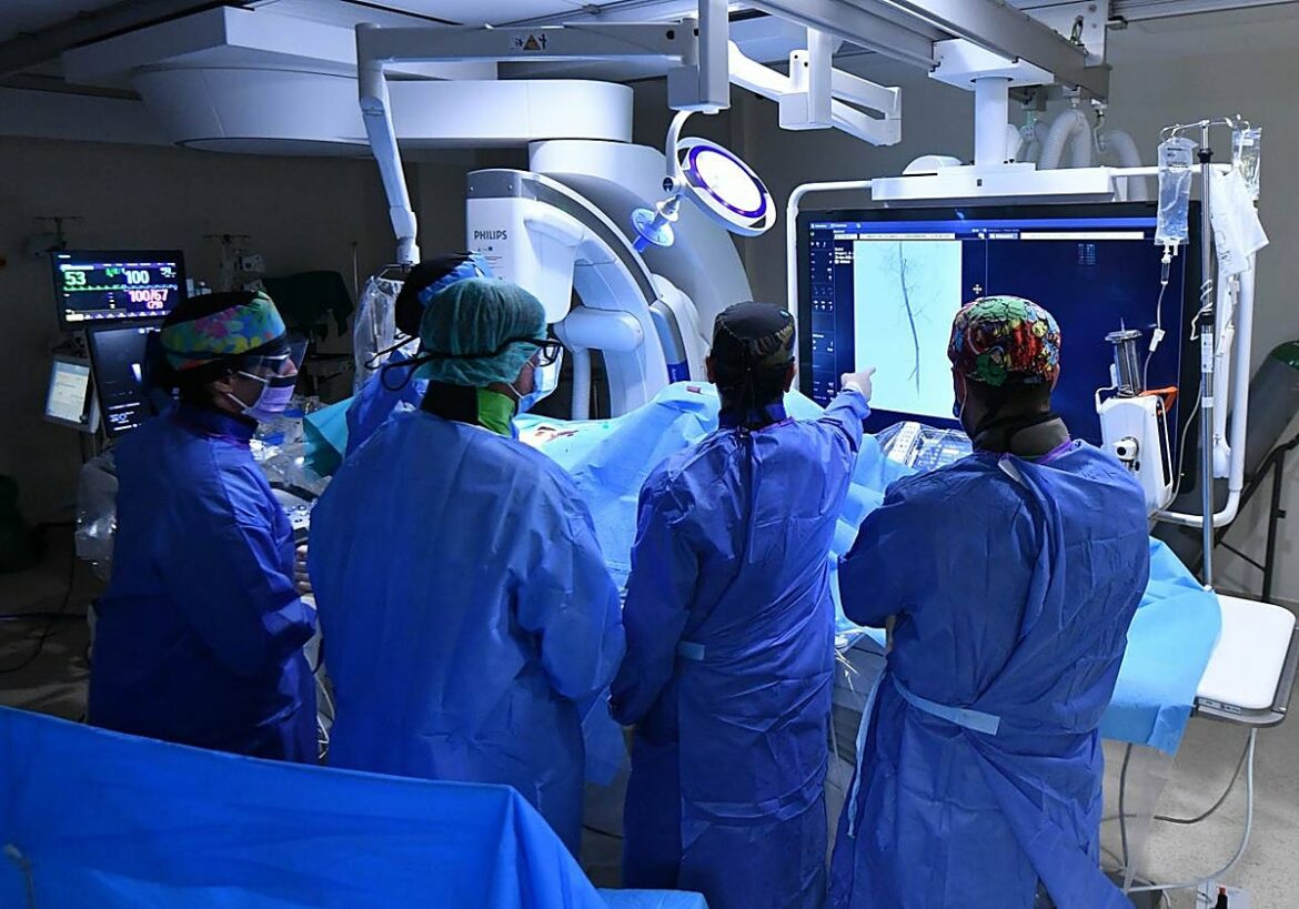 El plante de las peonadas se extiende a Radiología y provocará retrasos en pruebas diagnósticas en los hospitales de la Región