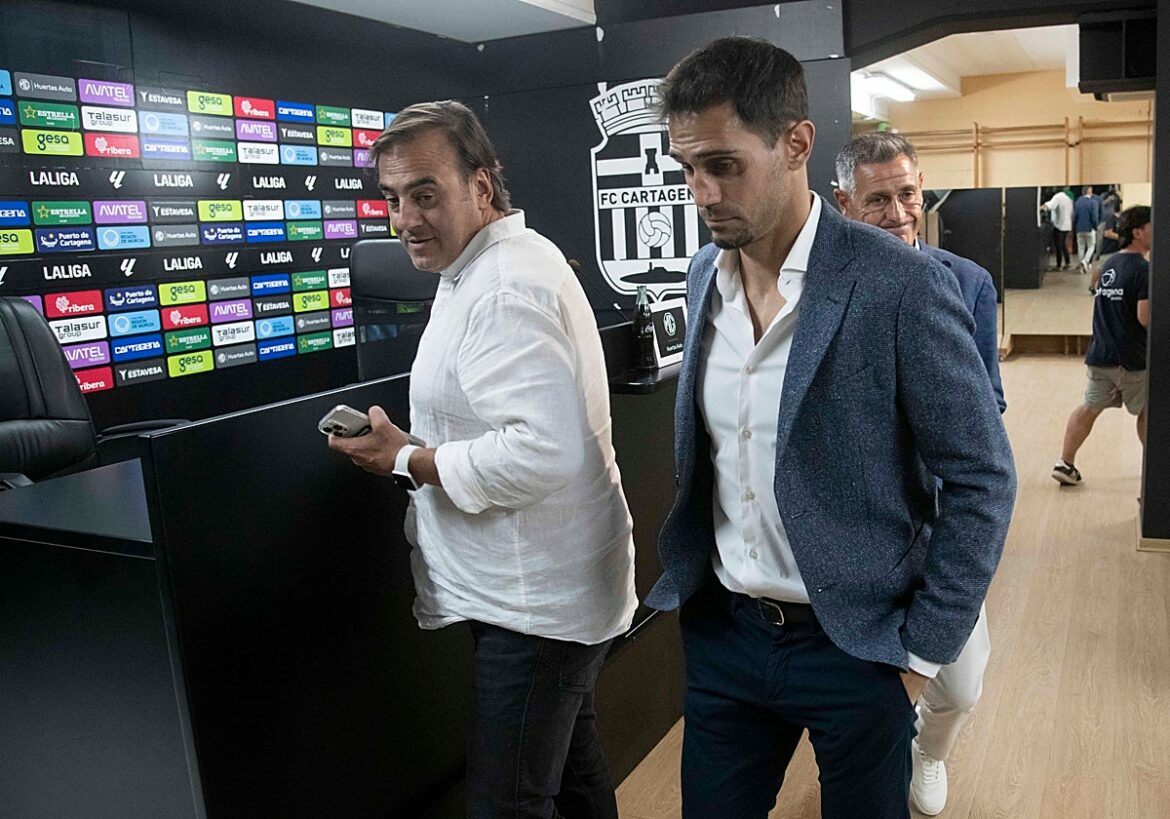 El Cartagena se mira en rivales con la cartera apretada
