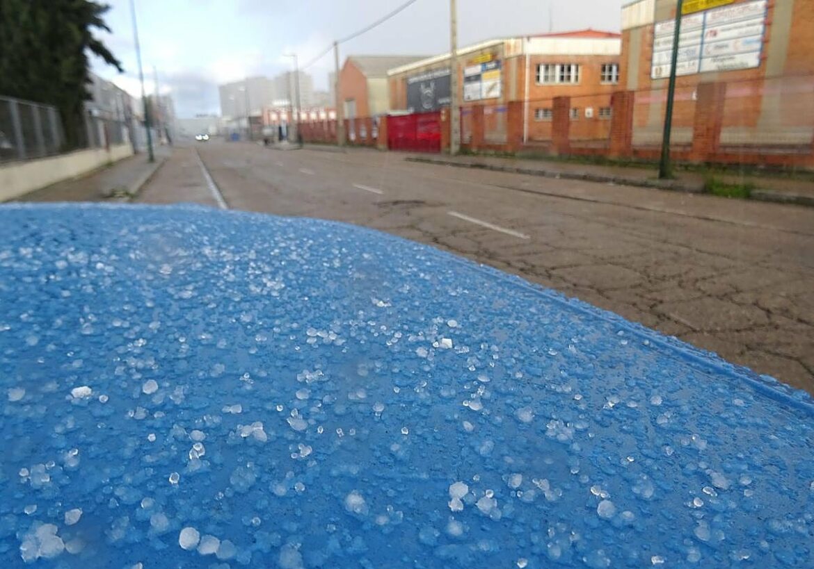 La Aemet amplía a este lunes el aviso amarillo por lluvias y tormentas en la Región de Murcia