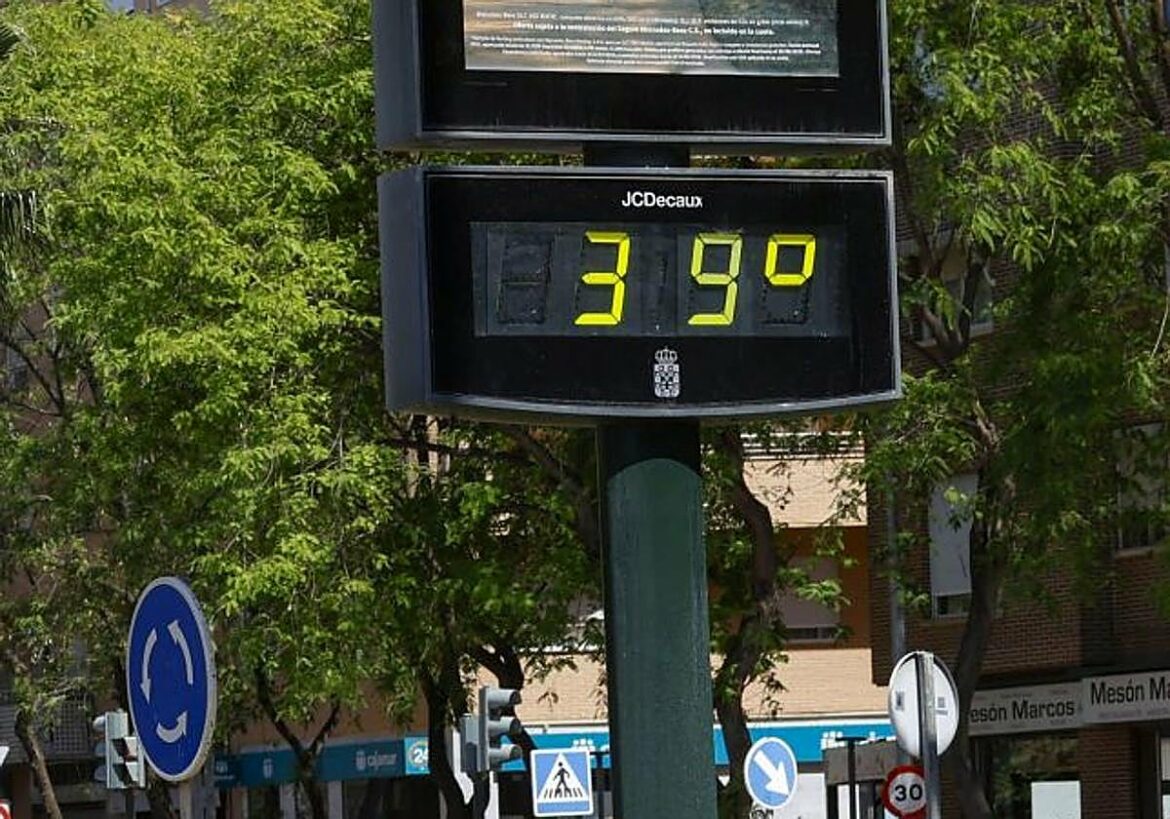 Aemet emite un aviso amarillo por temperaturas de hasta 38 grados este martes en la Región