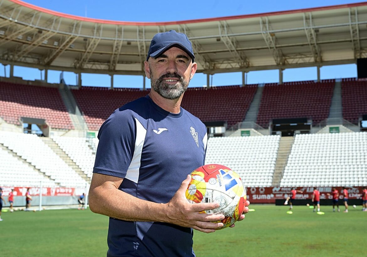 José David Larrosa: «El Real Murcia ha necesitado a jugadores del Imperial y han cumplido, ese es el gran éxito»