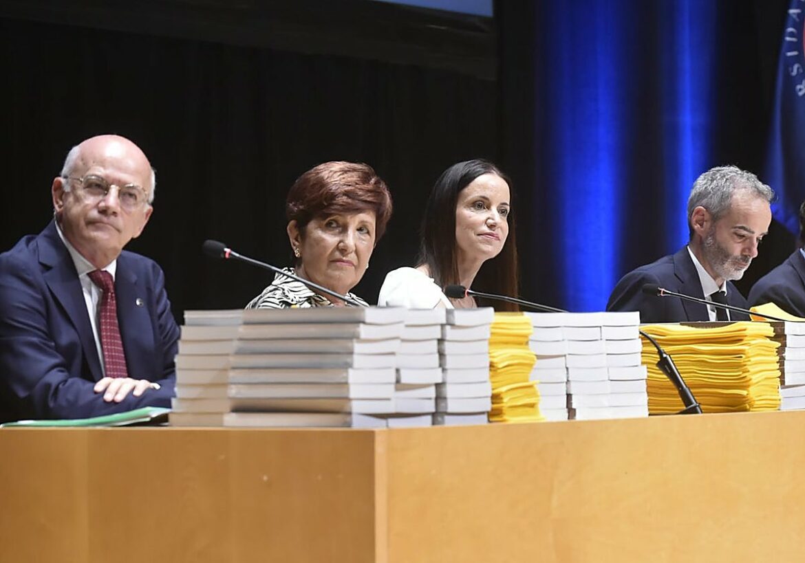 La oposición aprieta con los contratos en el SMS y anuncia que acudirá a la Fiscalía