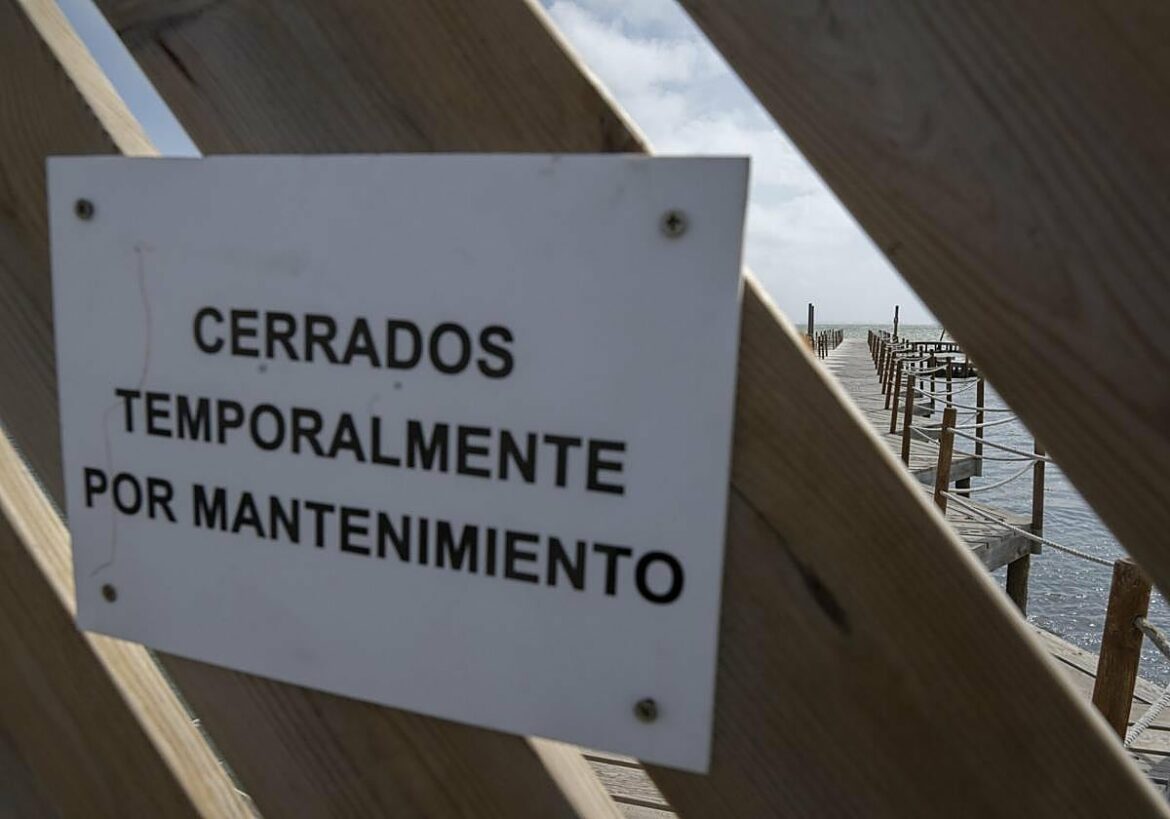 Preocupación entre los vecinos de Los Urrutias por la demora en la reparación de los pantalanes