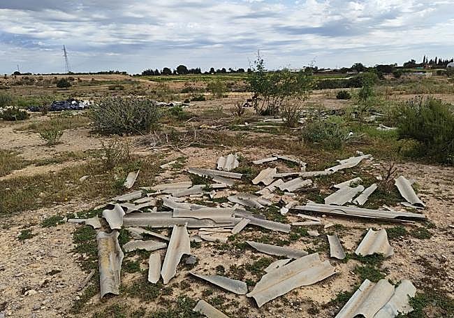 El vertedero clandestino de Los Segados de Caragena sigue sin desmantelar 9 años después