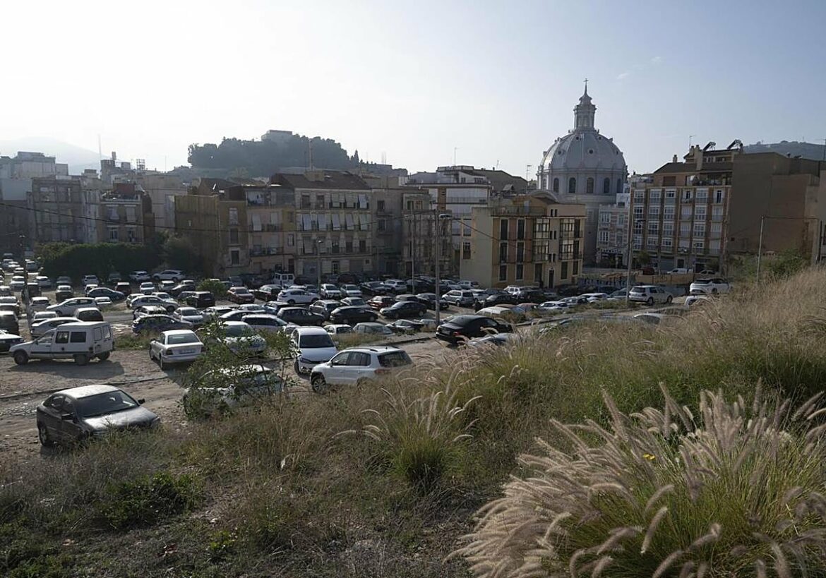 La revisión del plan del casco histórico reabre el debate sobre el futuro del centro de Cartagena