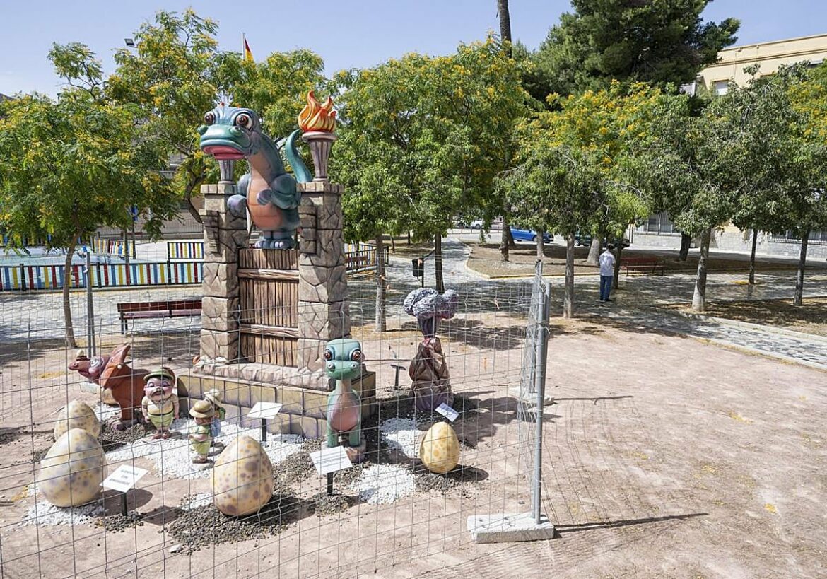 Barrios y diputaciones de Cartagena se preparan para recibir el verano al calor de la hoguera