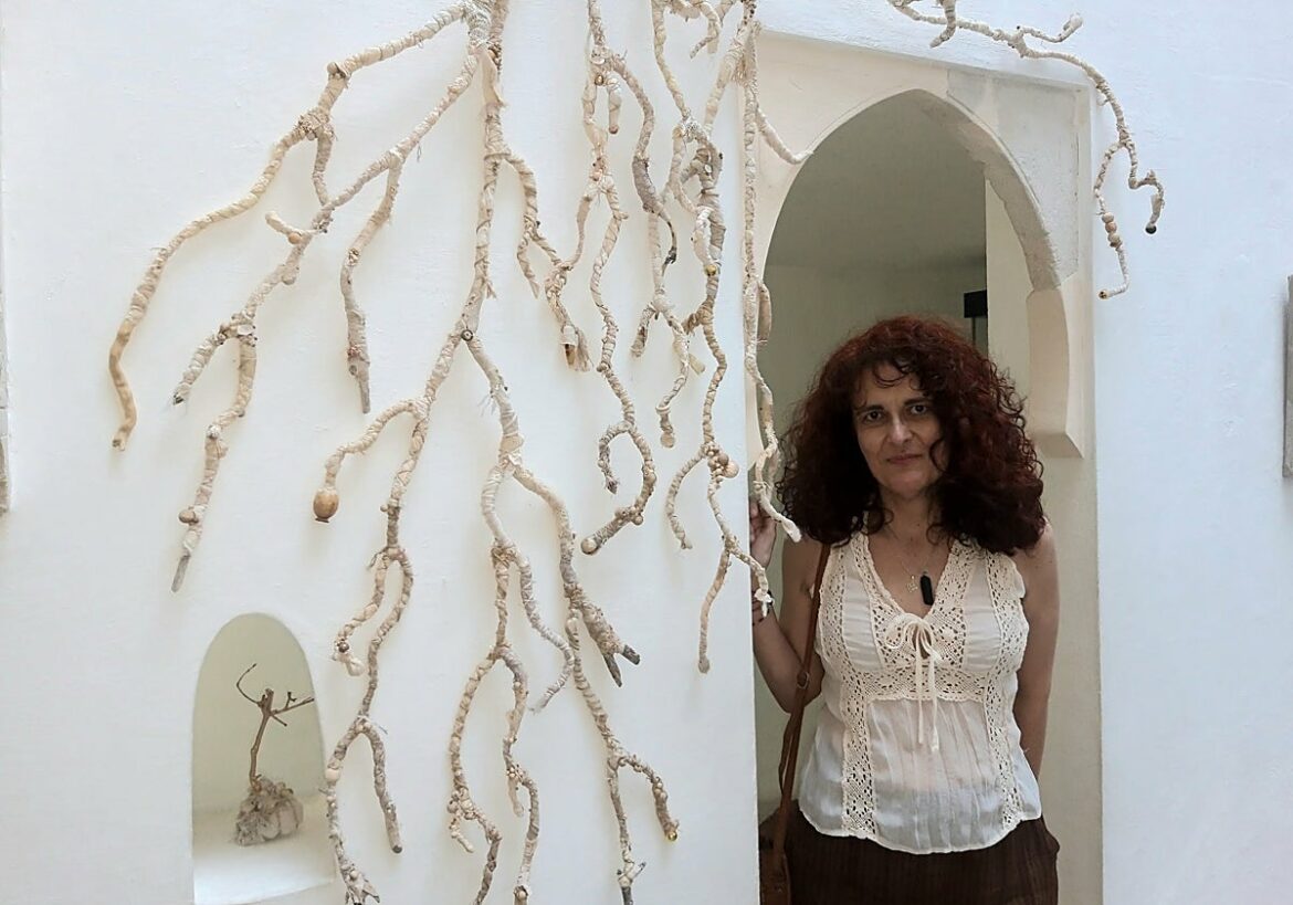 Silvia Viñao despliega sus «Árboles de la Vida» en el Museo de Siyâsa de Cieza