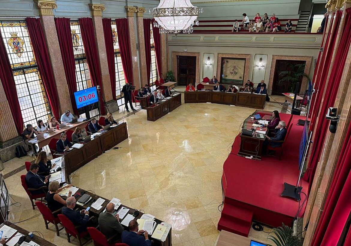 El Pleno del Ayuntamiento de Murcia aprueba un nuevo plan económico-financiero y las ordenanzas fiscales del próximo año