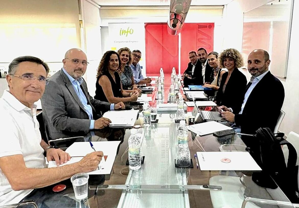 Más de 3.500 jóvenes de la Región de Murcia participan en programas de emprendimiento en el Ceeim
