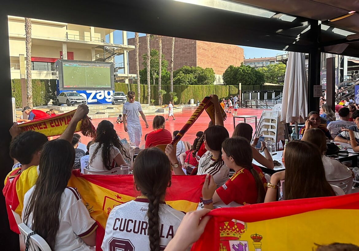El ZigZag de Murcia se vuelve a ilusionar con España, ‘spoiler’ incluido