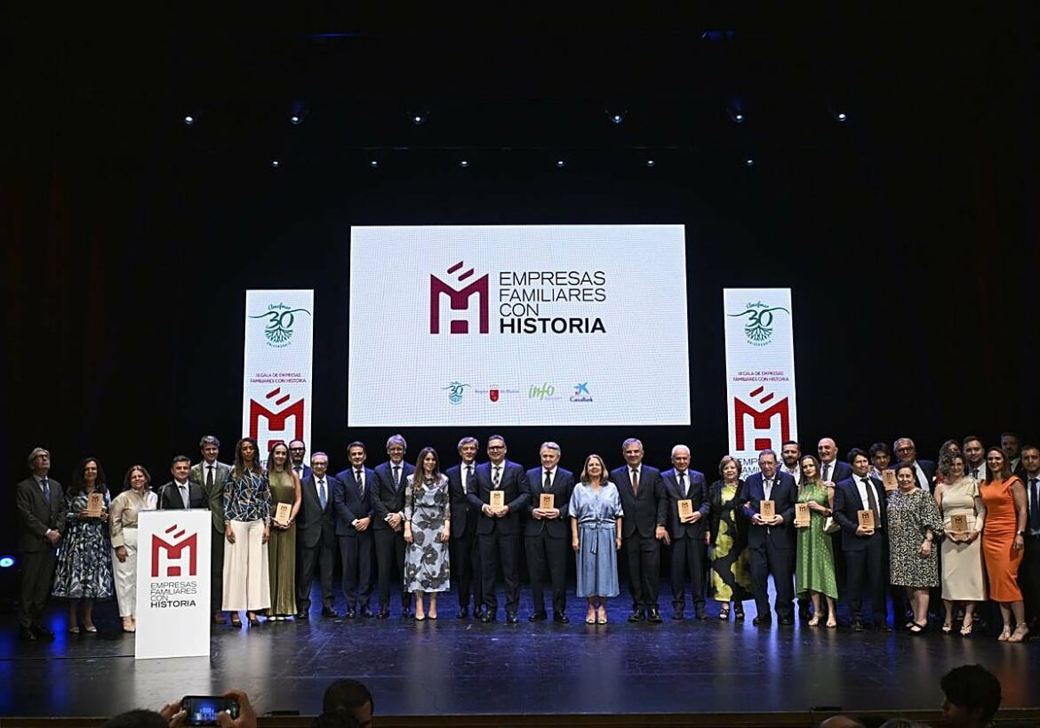 Las empresas familiares rinden homenaje a una decena de firmas