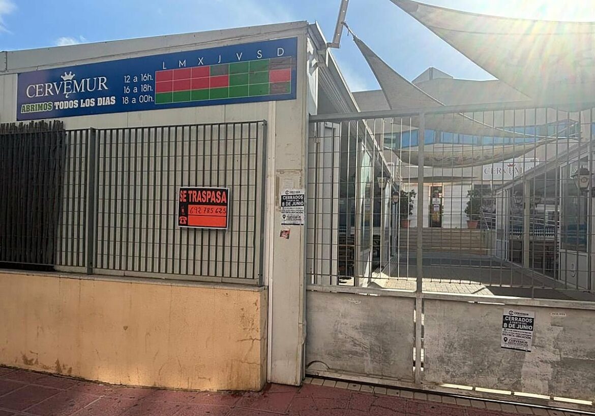 Cervemur baja la persiana en su local de la Ronda Sur de Murcia tras 15 años