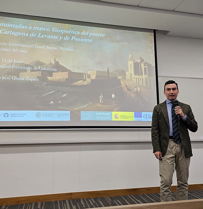 El profesor García Zapata, durante una conferencia en la Universidad Externado de Colombia, la semana pasada.