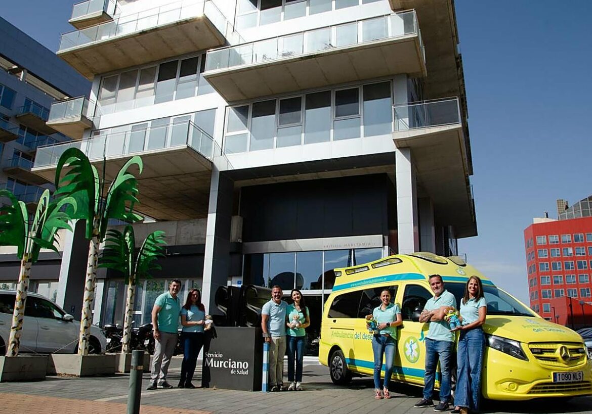 La Consejería de Salud y la Ambulancia del Deseo renuevan su colaboración