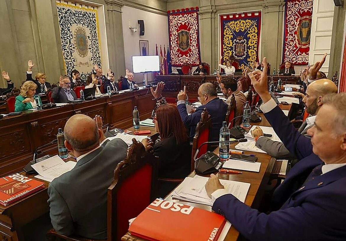 Los votos de Vox posibilitan la comisión de investigación sobre la Concejalía de Turismo en Cartagena