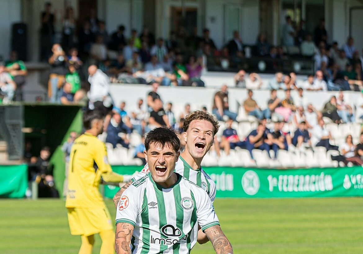El extremo Ibán Ribeiro, del Torremolinos, es el primer fichaje del Cartagena para la próxima campaña