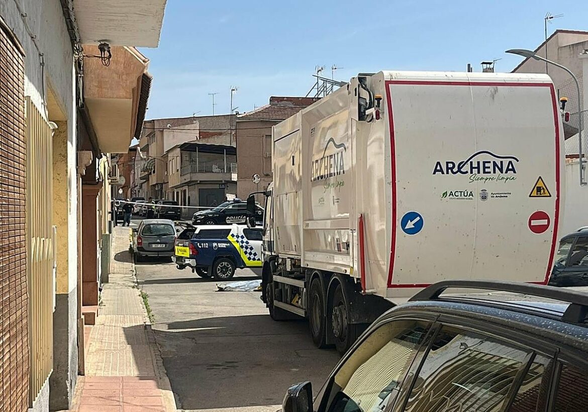 Un anciano de 92 años muere al ser atropellado por un camión de recogida de residuos en Archena