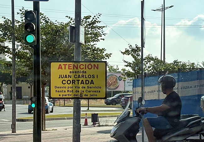 Uno de los letreros ubicados en el entorno de Estrella de Levante, que avisa de restricciones en las próximas semanas.