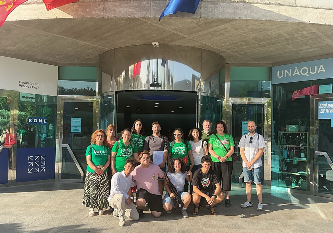 Piden a la Inspección de Trabajo que expediente a Educación «por riesgo grave para la salud» por el calor en las aulas