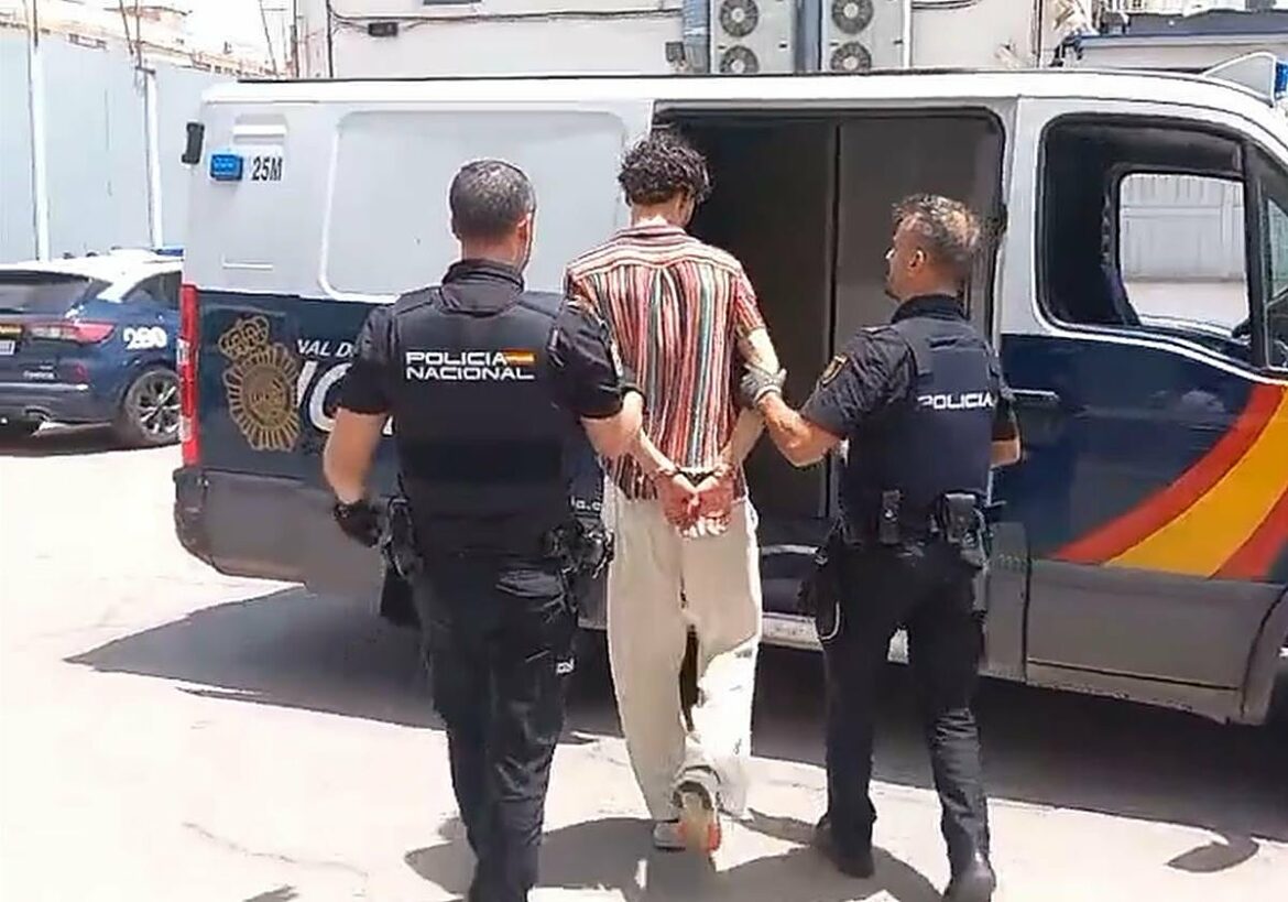 Tres detenidos por agredir a un anciano en Murcia para robarle una cadena de oro